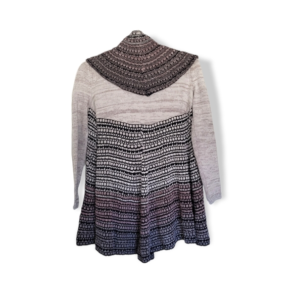 Dor Dor Couture | Gorgeous Gray Ombre Knit Open Front Cardigan (SIZE S) - Picture 2 of 9